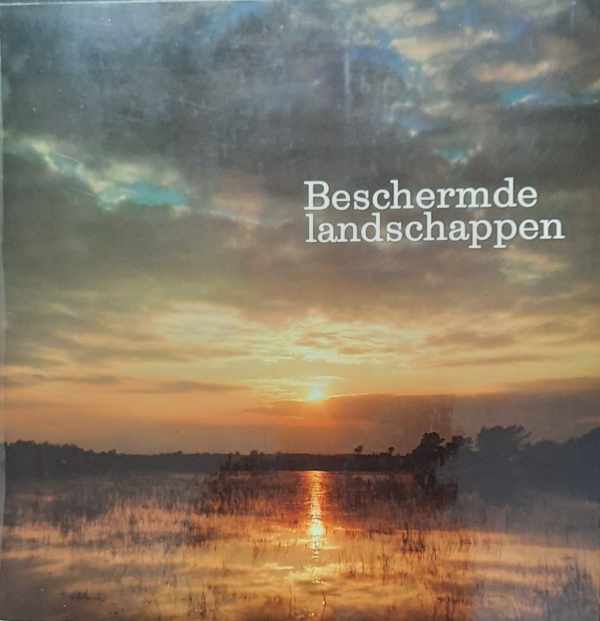 Book cover 202309011841: VAN MECHELEN Frans Prof Dr, Minister van Nederlandse Cultuur (inleiding) | Beschermde landschappen (luchtfotografie)